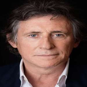 Gabriel Byrne Birthday, Real Name, Age, Weight, Height, Family, Facts ...